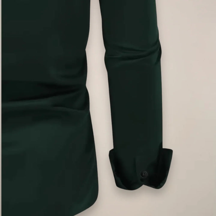 Koszula męska slim fit z gładkiej tkaniny w uniwersalnym niebieskim kolorze